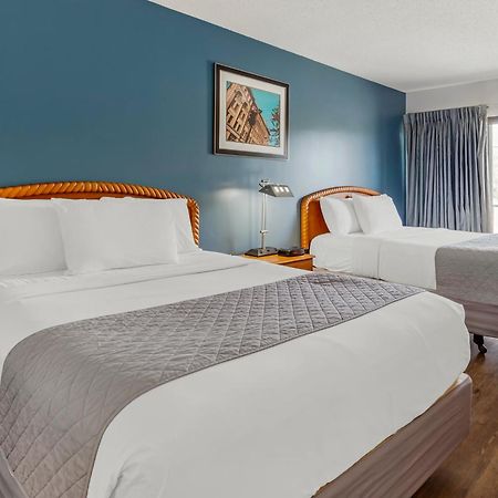 Polynesian Hotel & Suites Wisconsin Dells Exterior photo